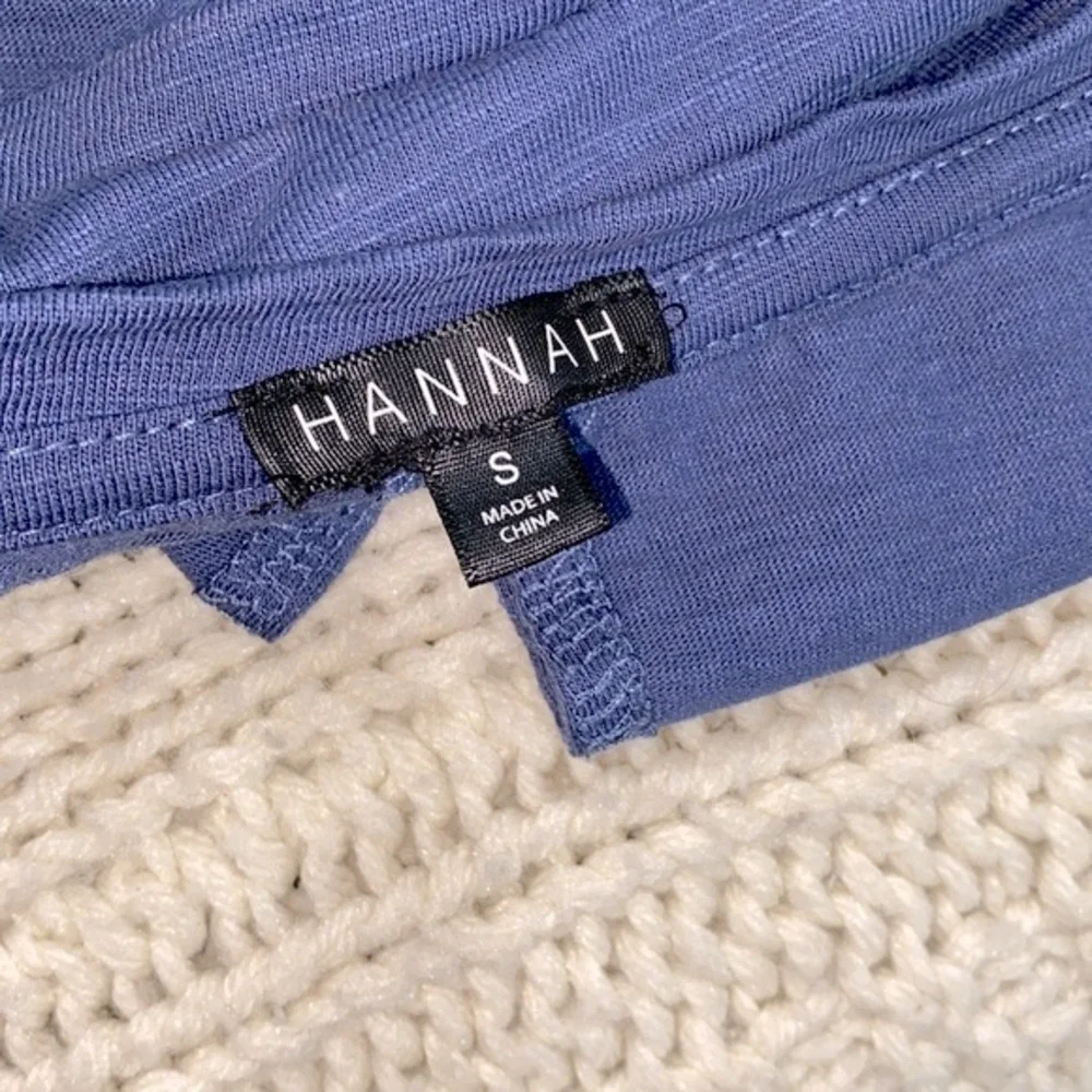 Hannah blue embroidered top size small